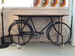 自転車付きコンソールテーブル　Console　table　with　old　raw　bicycle