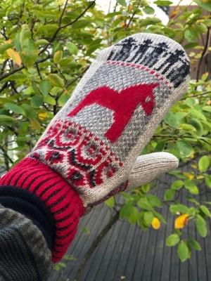 オイブロ家の手袋工場　ウール手袋　ダーラナ　レッド